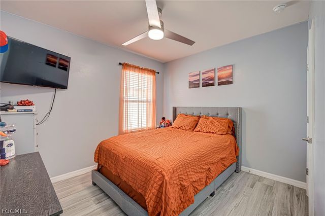 10313 Silver Pond LN, Lehigh Acres, FL 33936