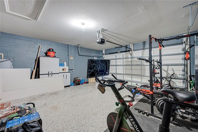 10313 Silver Pond LN, Lehigh Acres, FL 33936