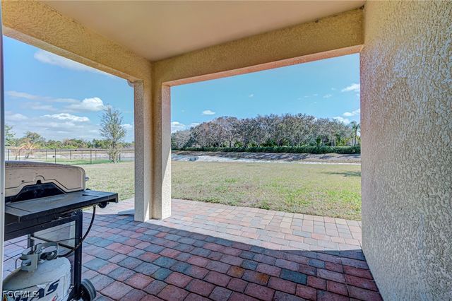 10313 Silver Pond LN, Lehigh Acres, FL 33936