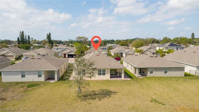 10313 Silver Pond LN, Lehigh Acres, FL 33936