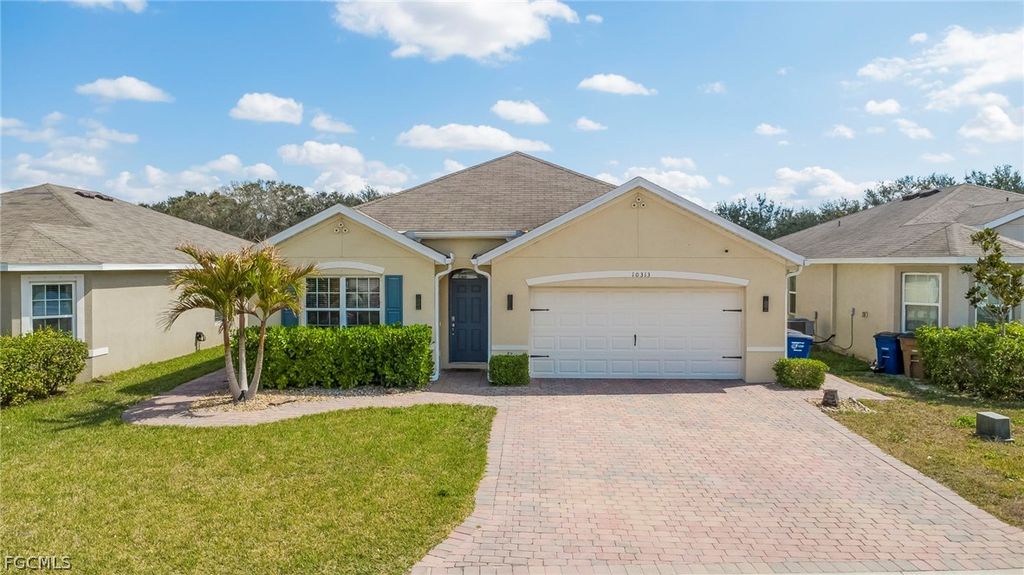 10313 Silver Pond LN, Lehigh Acres, FL 33936