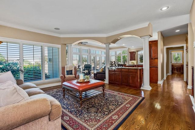 4721 SW Raintree Drive, Lee's Summit, MO 64082