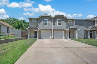 907 W Collins Street, Denison, TX 75020