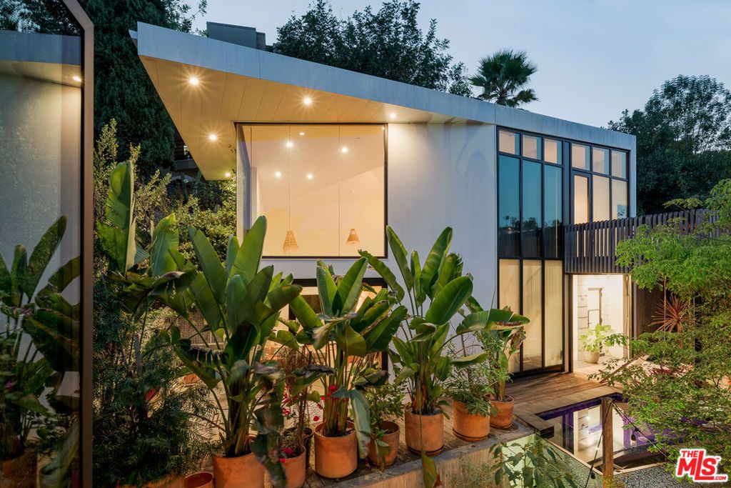 1851 Lobdell Place, Los Angeles, CA 90026 — exterior