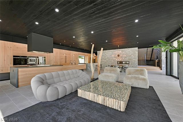 4155 Badura Avenue, Las Vegas, NV 89118
