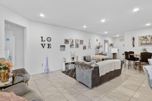 535 SW Butler Avenue, Port St. Lucie, Port St Lucie, FL 34983