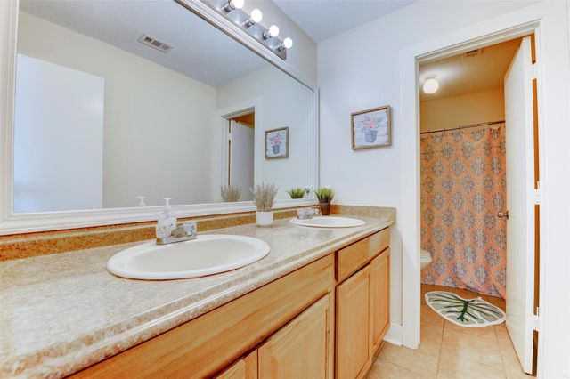 3818 E Traditions Court, Houston, TX 77082