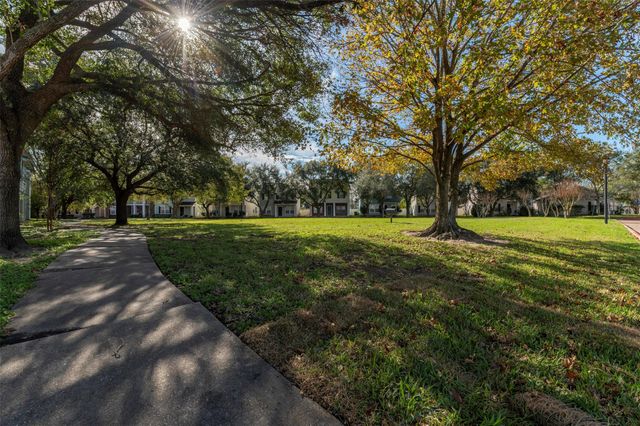 3818 E Traditions Court, Houston, TX 77082