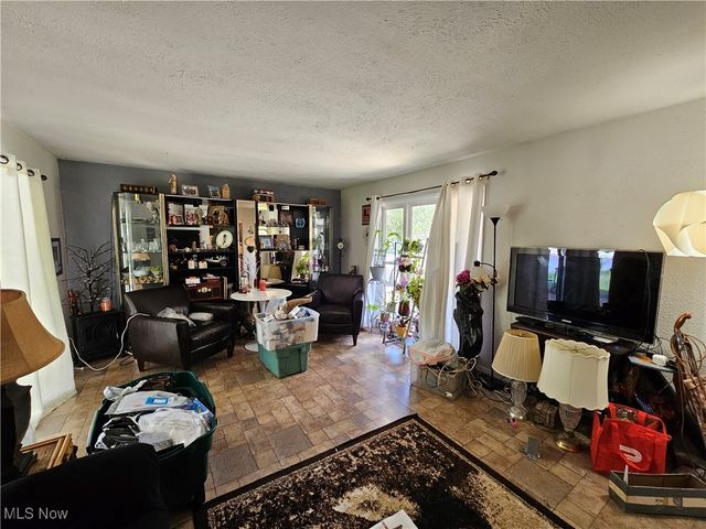 6418 Newland Road, Parma Heights, OH 44130