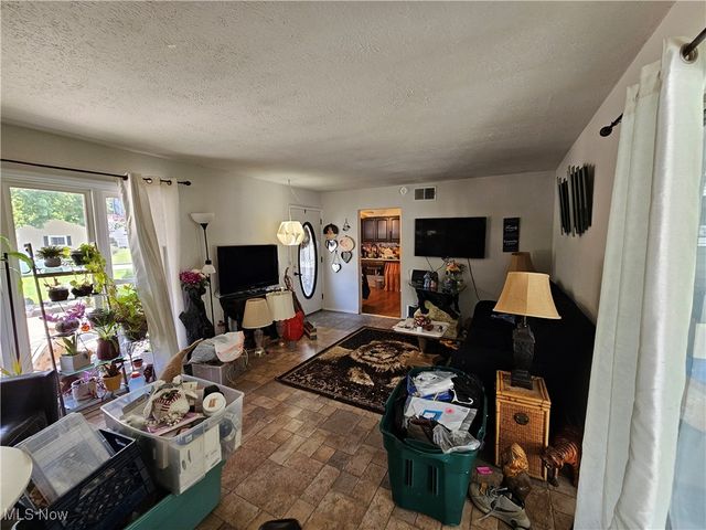 6418 Newland Road, Parma Heights, OH 44130