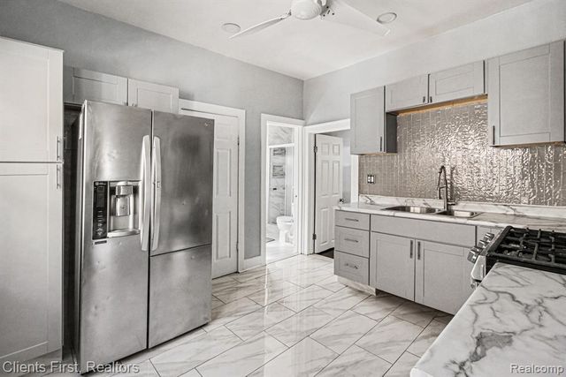 5210 Middlesex Street, Dearborn, MI 48126