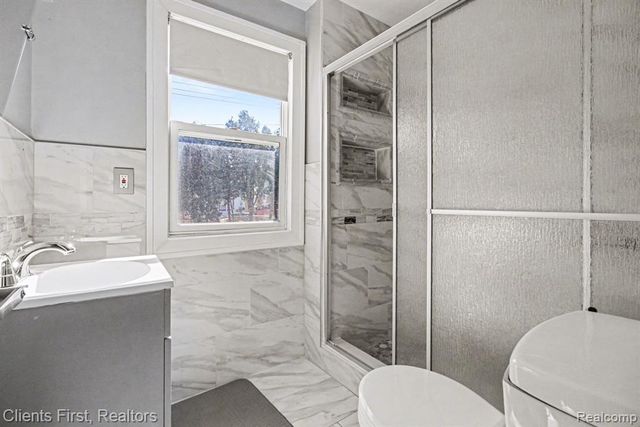 5210 Middlesex Street, Dearborn, MI 48126