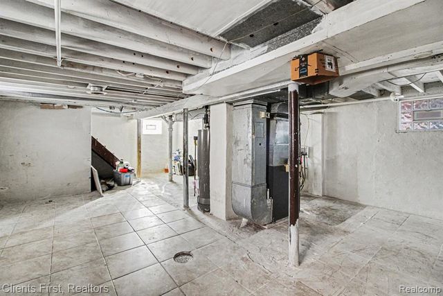 5210 Middlesex Street, Dearborn, MI 48126