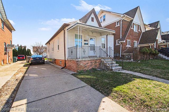 5210 Middlesex Street, Dearborn, MI 48126