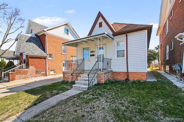 5210 Middlesex Street, Dearborn, MI 48126