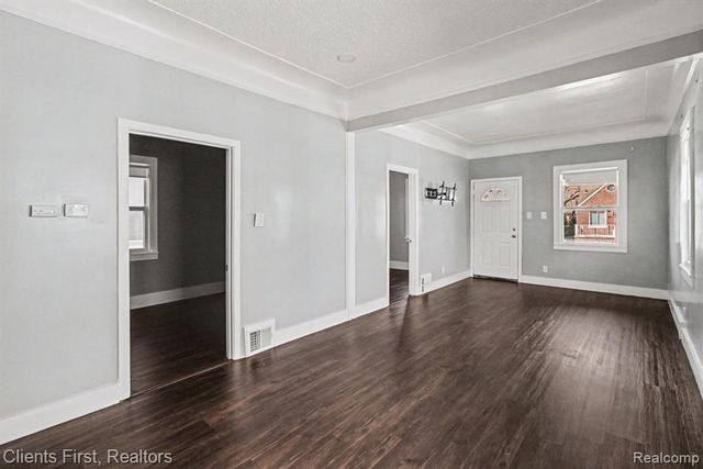 5210 Middlesex Street, Dearborn, MI 48126