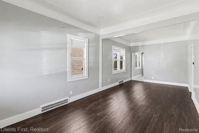 5210 Middlesex Street, Dearborn, MI 48126