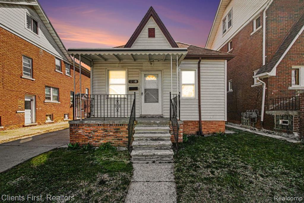 5210 Middlesex Street, Dearborn, MI 48126