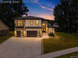 1683 Delta Drive, Troy, MI 48085