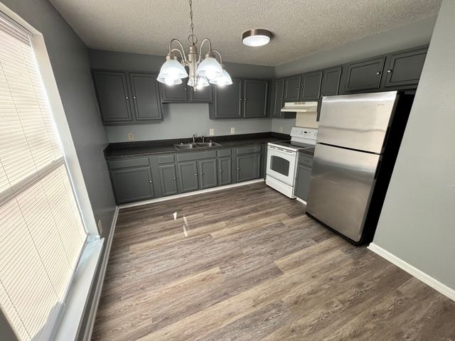 3415 Meadow Ct, Nashville, TN 37207
