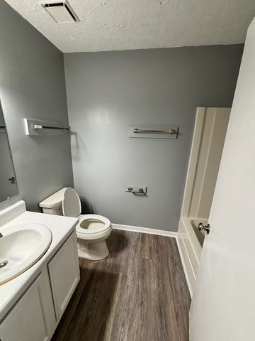 3415 Meadow Ct, Nashville, TN 37207