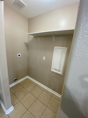 8825 E Buffalo Circle, Willis, TX 77378