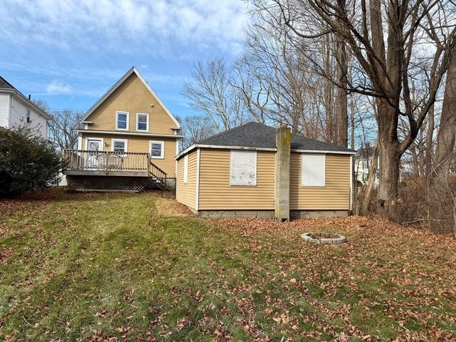 32 Dale St, Franklin, MA 02038