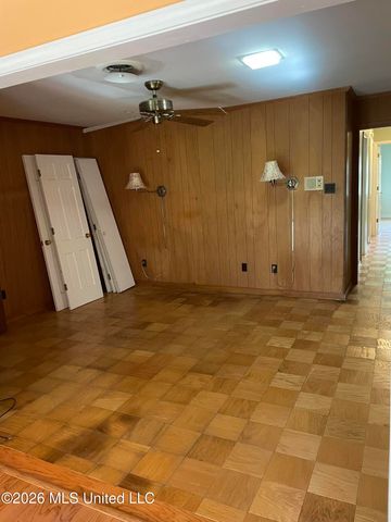 6405 W Shore Drive, Ocean Springs, MS 39564