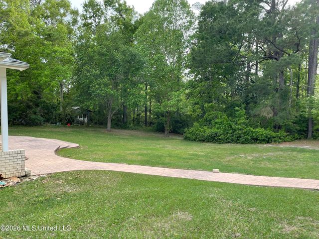 6405 W Shore Drive, Ocean Springs, MS 39564
