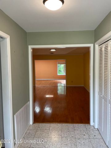 6405 W Shore Drive, Ocean Springs, MS 39564
