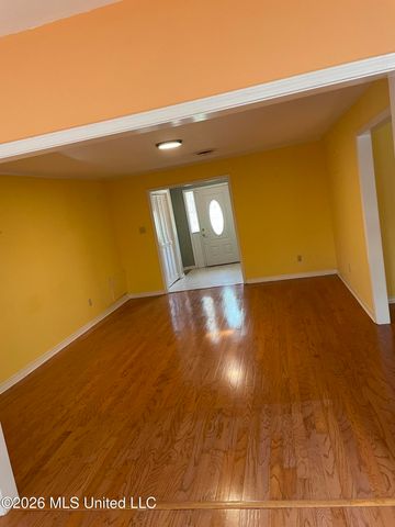6405 W Shore Drive, Ocean Springs, MS 39564
