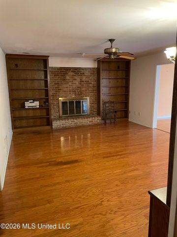 6405 W Shore Drive, Ocean Springs, MS 39564