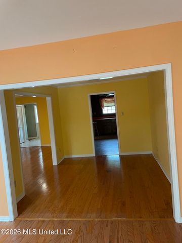6405 W Shore Drive, Ocean Springs, MS 39564