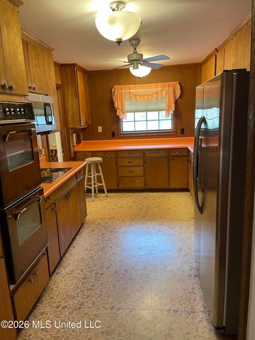 6405 W Shore Drive, Ocean Springs, MS 39564