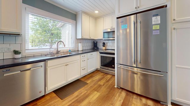 27096 Little Floyd Lake Road, Detroit Lakes, MN 56501