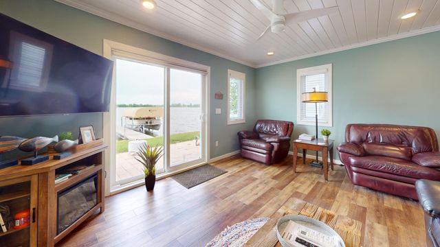 27096 Little Floyd Lake Road, Detroit Lakes, MN 56501