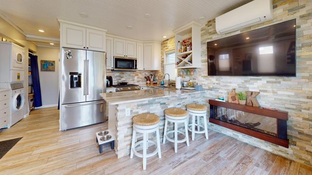 27096 Little Floyd Lake Road, Detroit Lakes, MN 56501