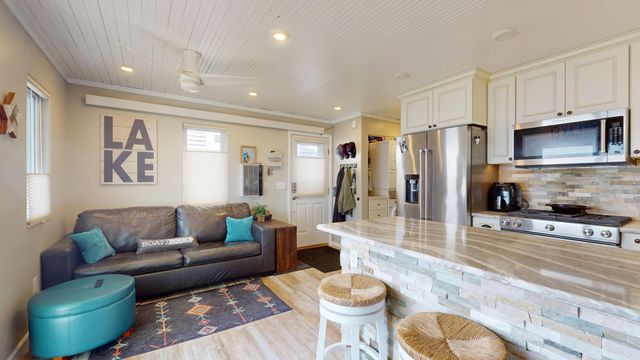 27096 Little Floyd Lake Road, Detroit Lakes, MN 56501