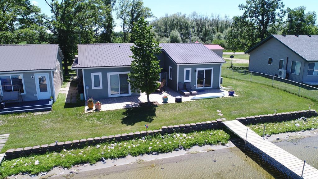 27096 Little Floyd Lake Road, Detroit Lakes, MN 56501
