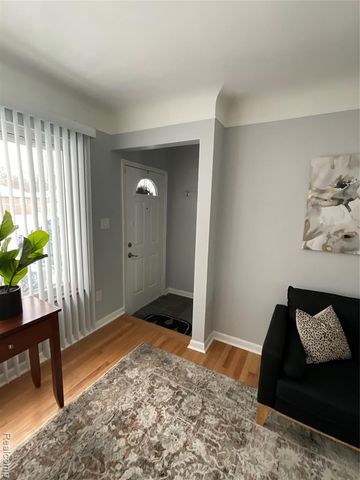 21650 Kipling Street, Oak Park, MI 48237