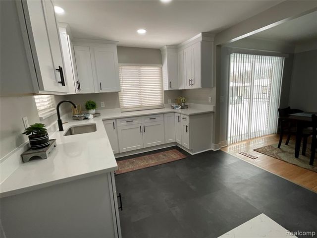 21650 Kipling Street, Oak Park, MI 48237