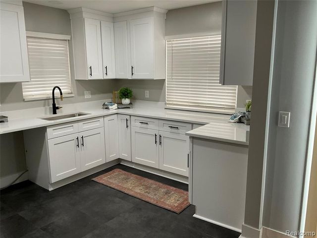 21650 Kipling Street, Oak Park, MI 48237