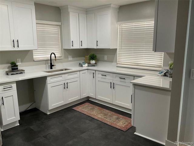 21650 Kipling Street, Oak Park, MI 48237