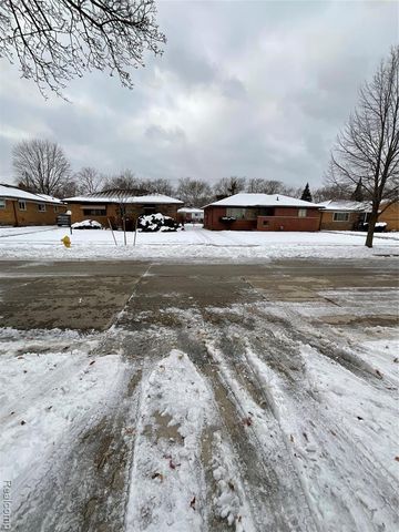 21650 Kipling Street, Oak Park, MI 48237