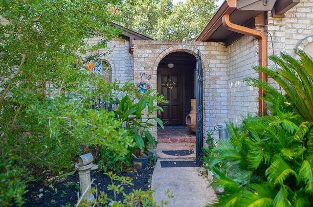 9719 Lawngate Drive, Houston, TX 77080