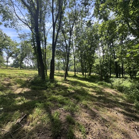 5 Poplar Ridge Ln, Chapmansboro, TN 37035