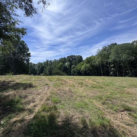 5 Poplar Ridge Ln, Chapmansboro, TN 37035
