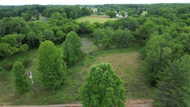 5 Poplar Ridge Ln, Chapmansboro, TN 37035