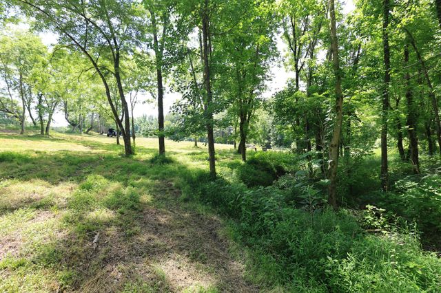 5 Poplar Ridge Ln, Chapmansboro, TN 37035