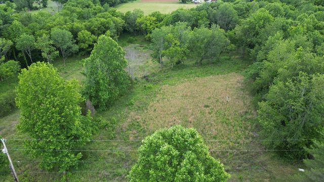 5 Poplar Ridge Ln, Chapmansboro, TN 37035